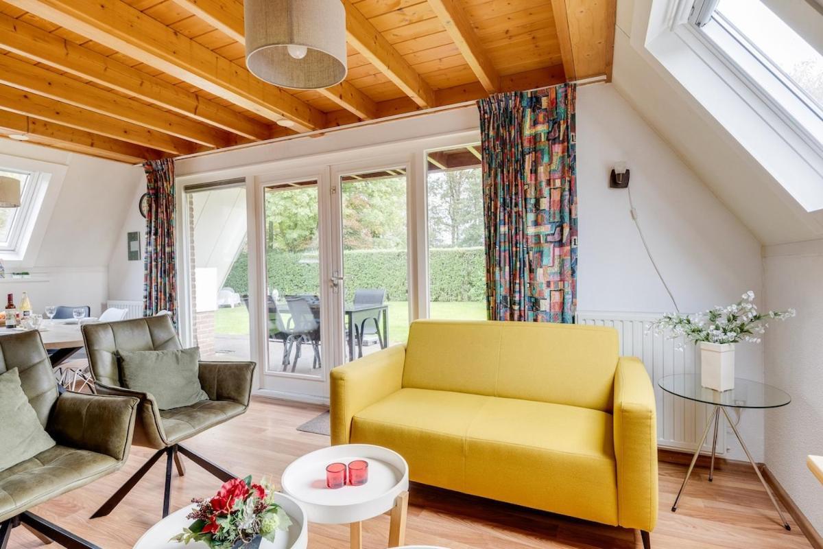 Kleine Zanglijster I Prachtig Huisje Nabij Bosrand Zwiggelte Esterno foto