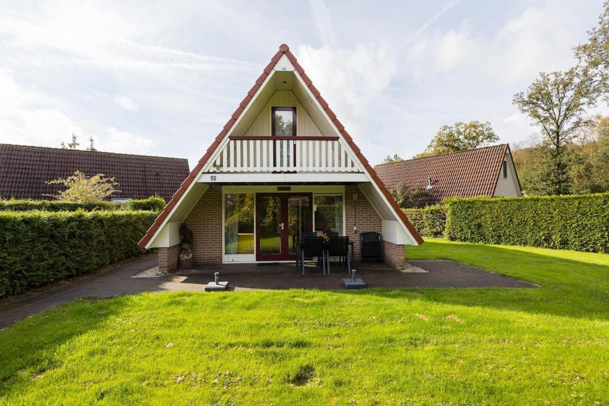 Kleine Zanglijster I Prachtig Huisje Nabij Bosrand Zwiggelte Esterno foto