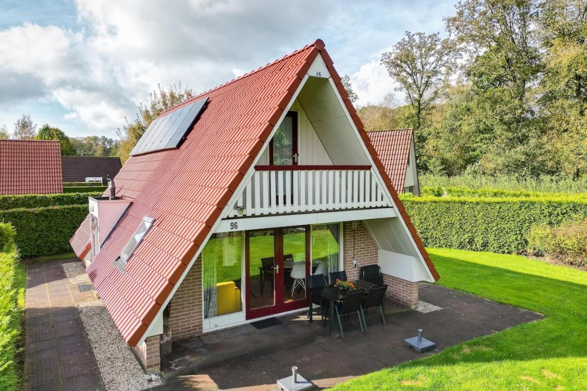 Kleine Zanglijster I Prachtig Huisje Nabij Bosrand Zwiggelte Esterno foto