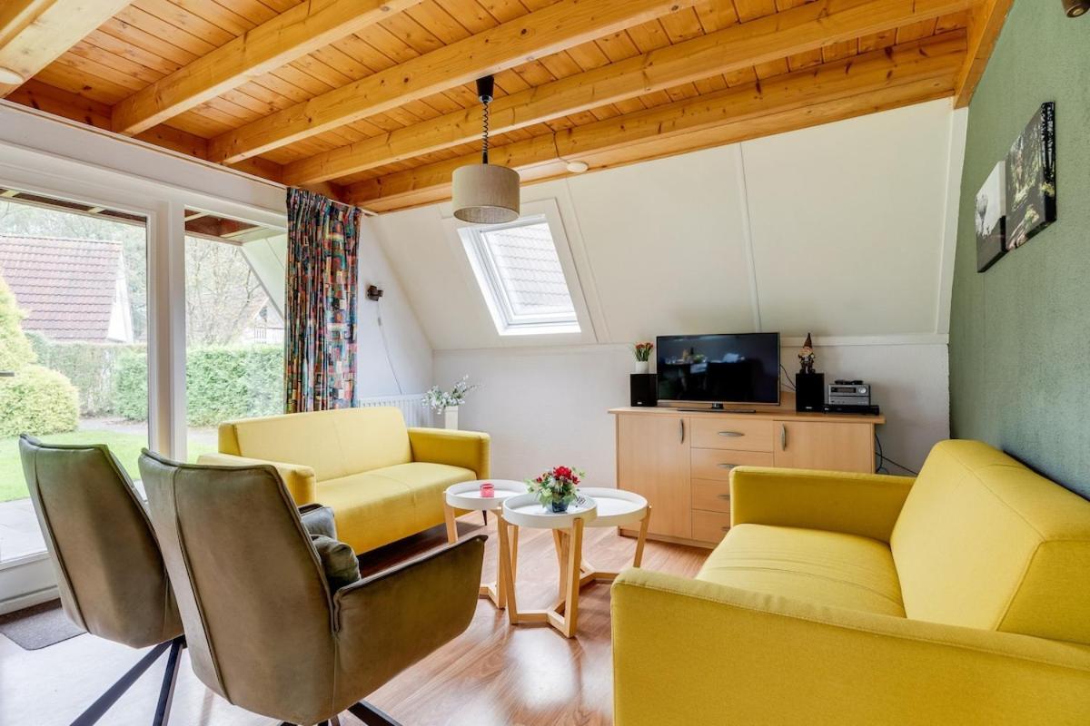 Kleine Zanglijster I Prachtig Huisje Nabij Bosrand Zwiggelte Esterno foto