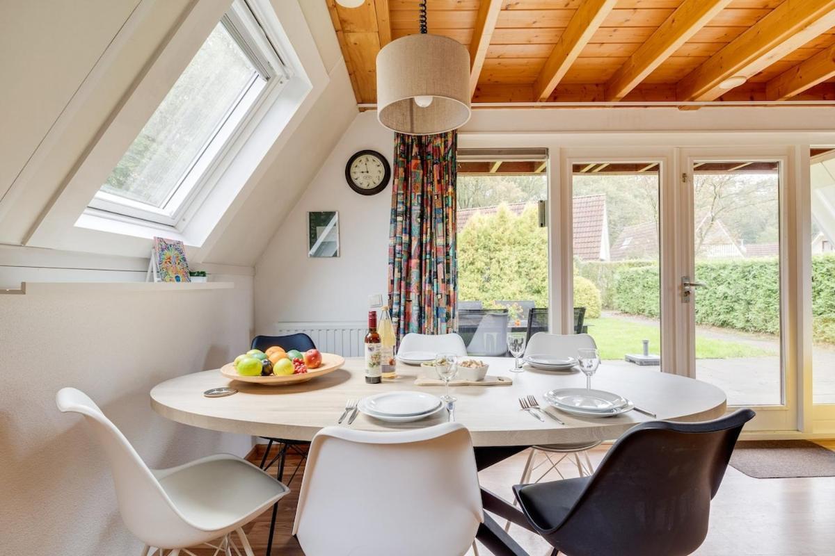 Kleine Zanglijster I Prachtig Huisje Nabij Bosrand Zwiggelte Esterno foto