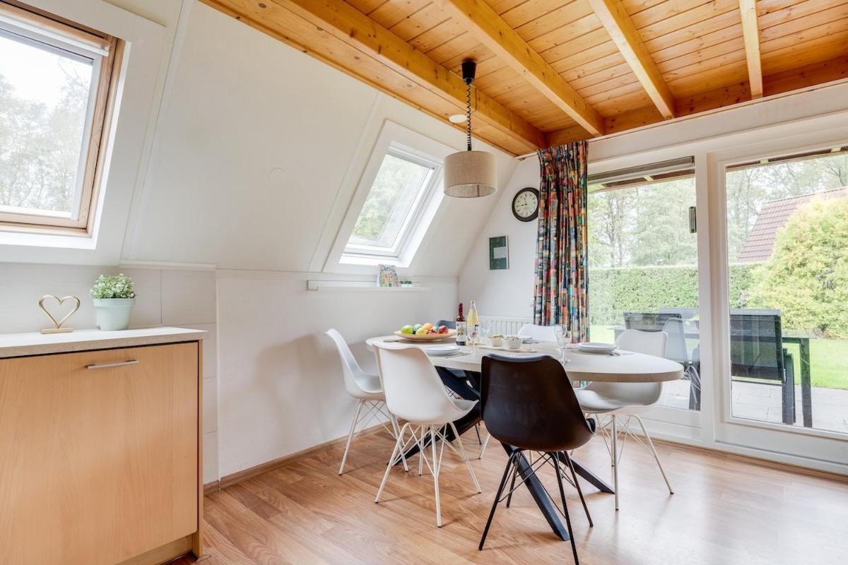 Kleine Zanglijster I Prachtig Huisje Nabij Bosrand Zwiggelte Esterno foto