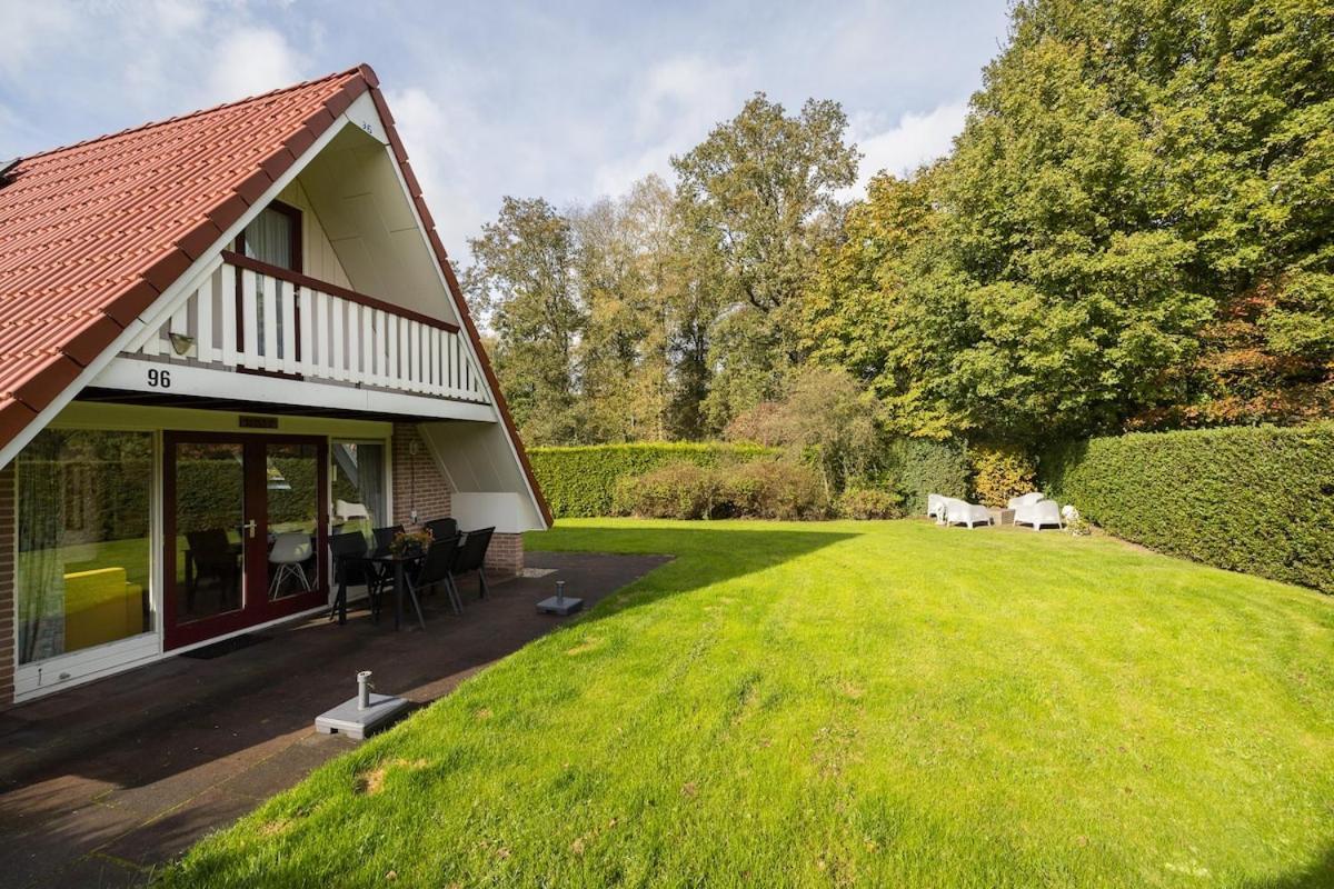 Kleine Zanglijster I Prachtig Huisje Nabij Bosrand Zwiggelte Esterno foto