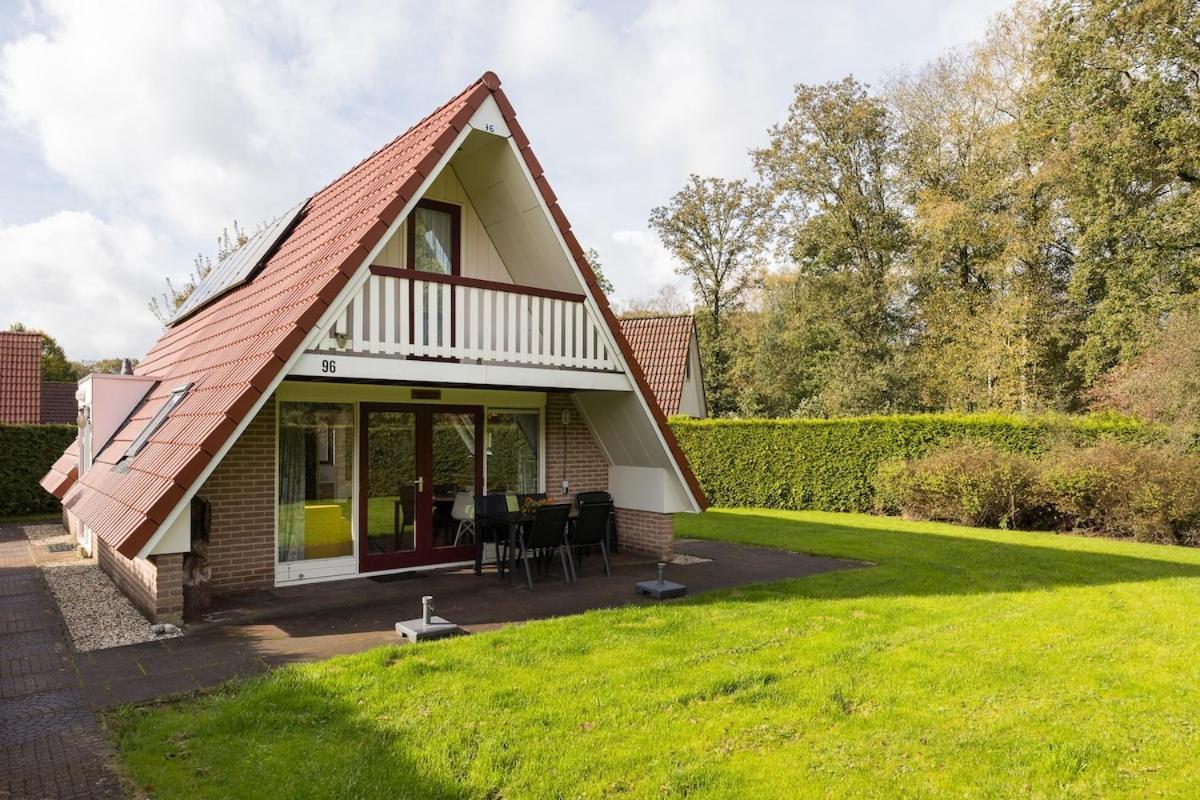 Kleine Zanglijster I Prachtig Huisje Nabij Bosrand Zwiggelte Esterno foto
